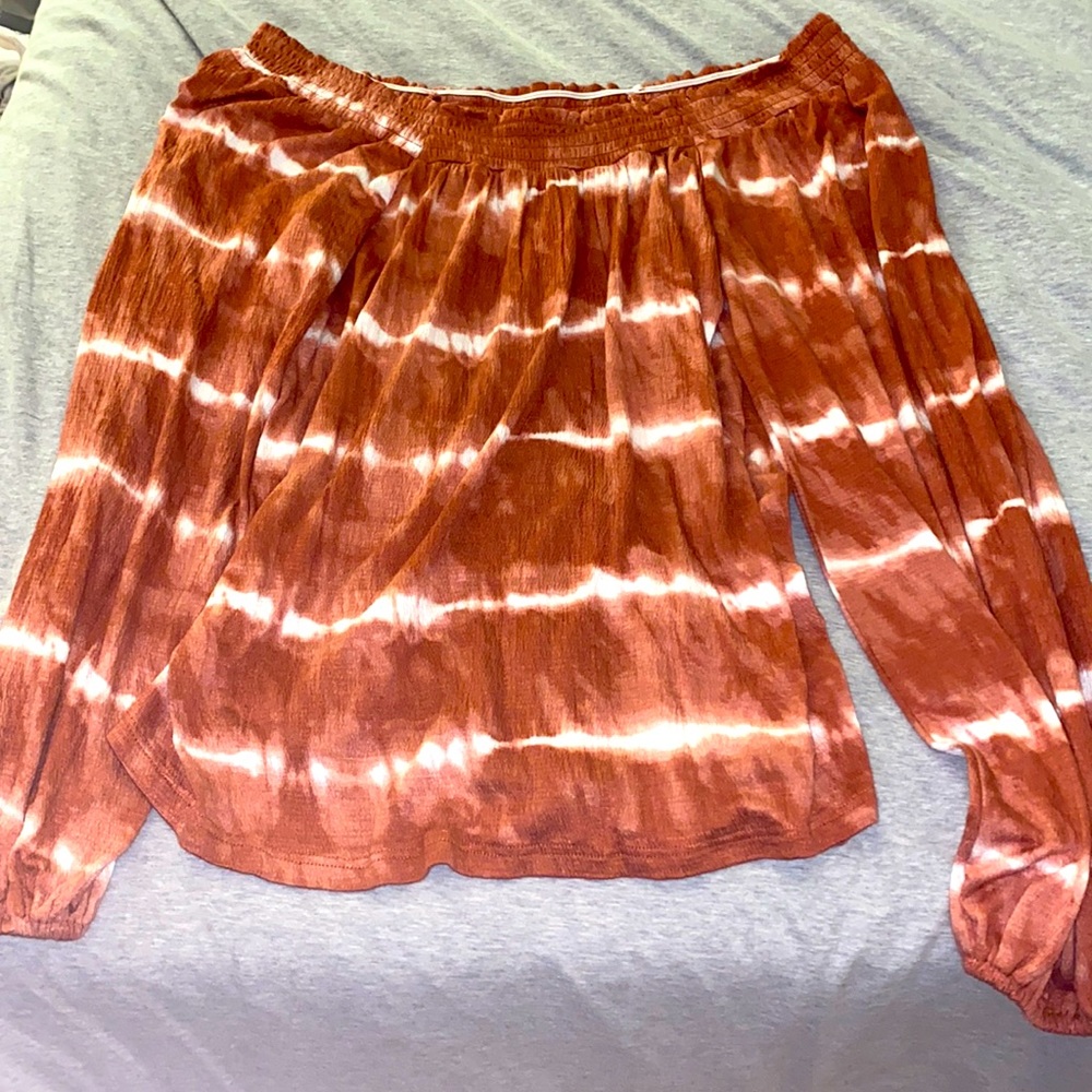 Buckle Off-Shoulder Women’s Top